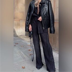 Black Women's Plisse set